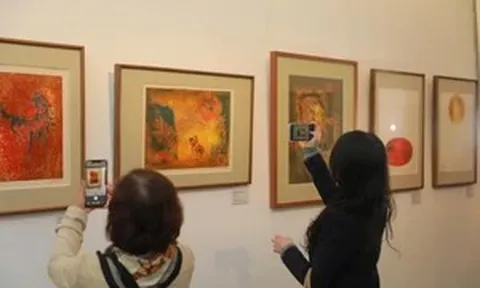 Từ huyền thoại Thánh Gióng đến hình ảnh Bác Hồ cưỡi ngựa trong thời kháng chiến