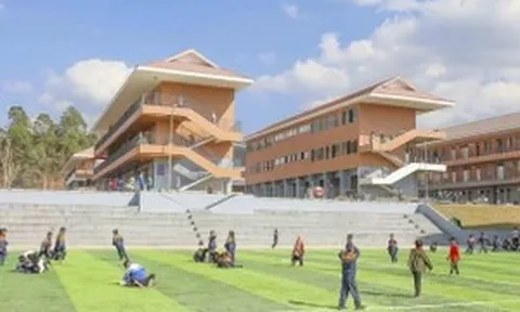 Cận cảnh trường nội trú liên cấp đầu tiên ở Si Pa Phìn trước ngày khánh thành