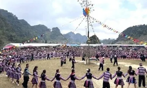 Sôi nổi Lễ hội Gầu Tào dân tộc Mông ở xã Pà Cò, tỉnh Phú Thọ