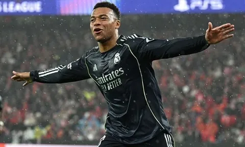 Real gặp lại Mourinho ở play-off Champions League