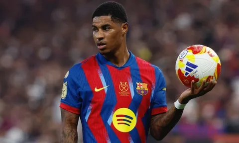 Carrick muốn giữ Rashford, Barca không buông