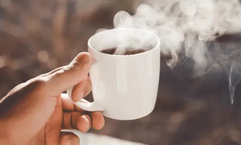Uống nhiều cà phê vào những ngày rét lạnh, nên hay không?