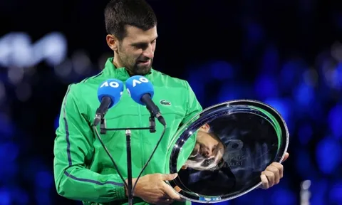 Djokovic gọi Nadal, khán đài Melbourne bùng nổ