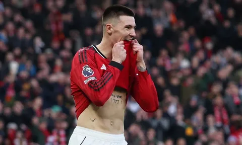 Sesko bỏ lỡ khó tin