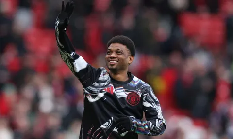 Amad Diallo gieo ác mộng cho hàng thủ Fulham