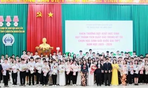 Đắk Lắk khen thưởng đột xuất học sinh giỏi quốc gia