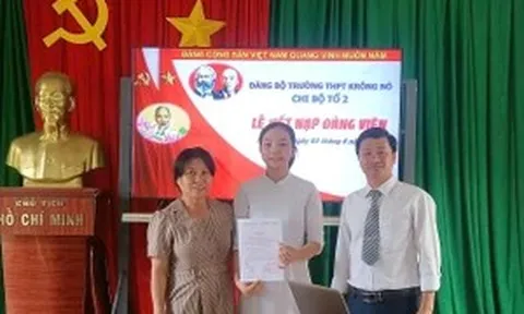 Phát triển Đảng trong trường học: Điểm tựa cho khát vọng cống hiến