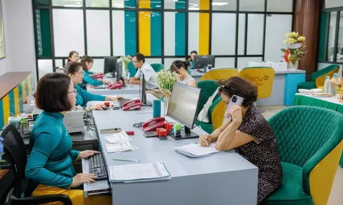 Đến ngân hàng chuyển tiền, nhân viên BIDV không thực hiện giao dịch mà đặt hàng loạt câu hỏi: Vị khách ban đầu khó chịu, sau đó lại xúc động cảm ơn