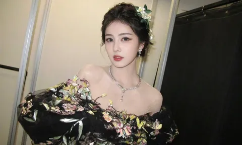 Bạch Lộc công khai làm một việc khiến đồng nghiệp khác giới ngại đỏ mặt