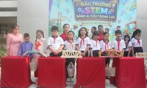 Giáo viên TPHCM nhận tiền quà Tết Nguyên đán 2 triệu đồng/người