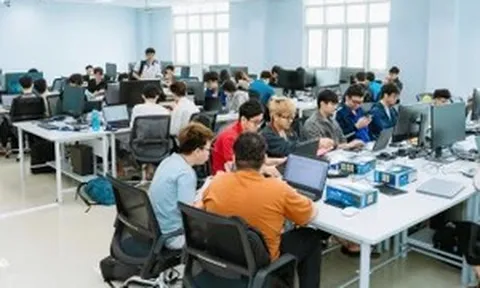 Ngành vi mạch bán dẫn: Đại học vào 'đường đua' tìm kiếm nhân tài