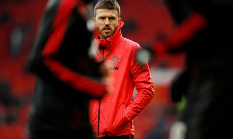 MU đổi chiều dưới tay Carrick