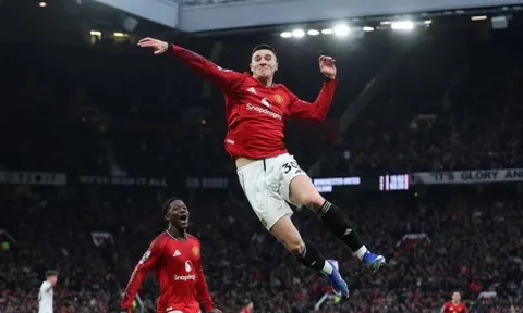 Tại sao Sesko phải được đá chính trước Spurs?