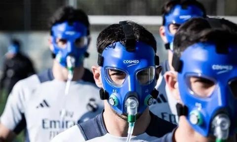 Chiếc mặt nạ gây chú ý của Real Madrid