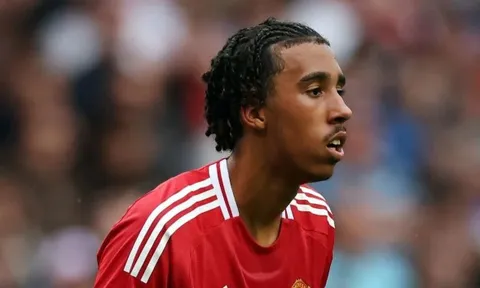 Leny Yoro có thể rời MU, gia nhập Real Madrid