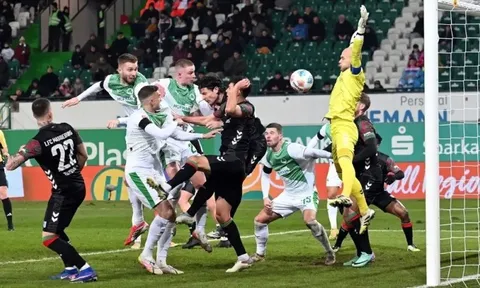 Trận đấu 'điên rồ' nhất lịch sử bóng đá Đức