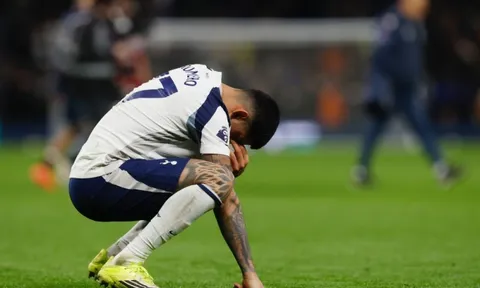 Thói quen dính thẻ đỏ lạ lùng của Romero