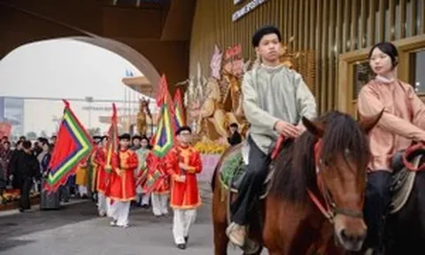 Vẻ đẹp dáng Việt trên yên ngựa