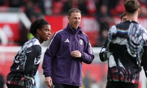 Người đứng sau bàn thắng tinh quái của MU