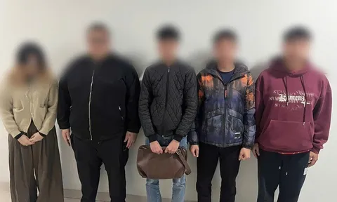 Phát tán hơn 15 triệu tin nhắn chứa "link độc", 9 đối tượng bị khởi tố