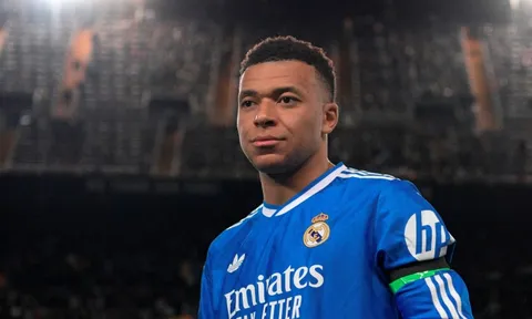 Real Madrid phả hơi nóng vào Barcelona