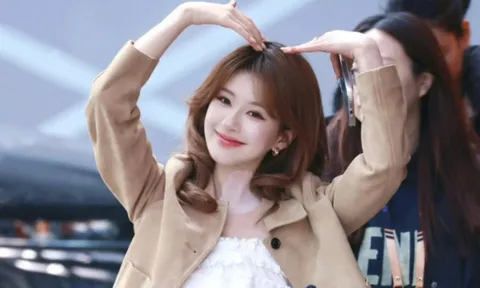 Triệu Lộ Tư gây 'sốt' trong ngày trở lại