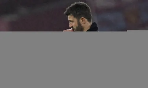 Carrick ra quyết định với đội hình MU