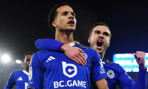 Trận đấu điên rồ của Leicester City