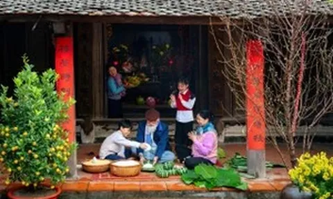 Dự thi ‘Tết hạnh phúc’, săn bóng có chữ ký của đội tuyển Việt Nam