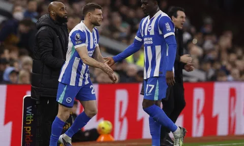 Khoảnh khắc lịch sử trong ngày Villa thắng Brighton