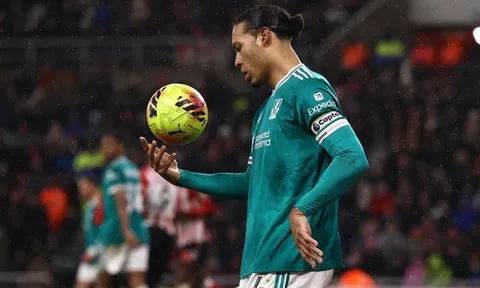 Liverpool chỉ còn kém MU 3 điểm