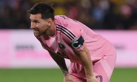 Messi xin lỗi vì dính chấn thương