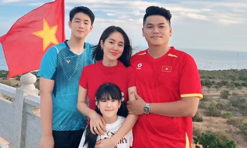 Vợ chồng Lê Phương đưa 2 con về quê nội trước Tết