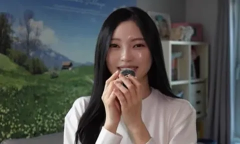 Cựu trưởng nhóm nhạc nữ Kpop tiết lộ bị CEO công ty ép buộc phát sóng trực tuyến