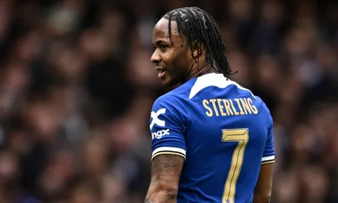 Sterling thoát cảnh thất nghiệp