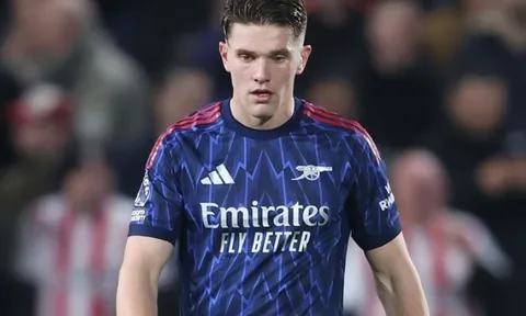 Arsenal bị cầm hòa, cuộc đua vô địch nóng trở lại