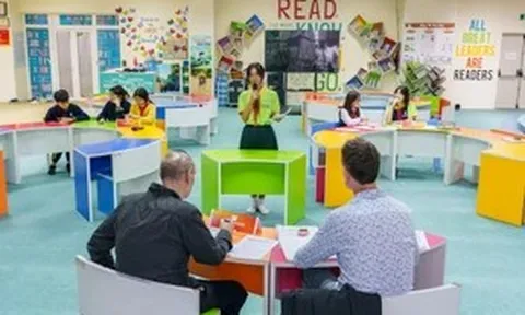 Đưa tiếng Anh thành ngôn ngữ thứ hai: Bài toán lộ trình, hạ tầng và con người