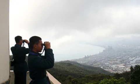 'Mắt thần' không ngủ trên đỉnh Sơn Trà