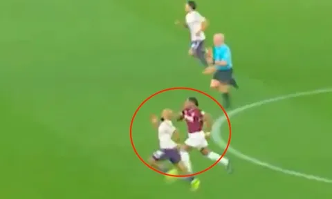 Pha bứt tốc gây bão của Mbeumo