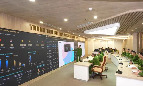 Khi công nghệ 'canh lửa' cho con người