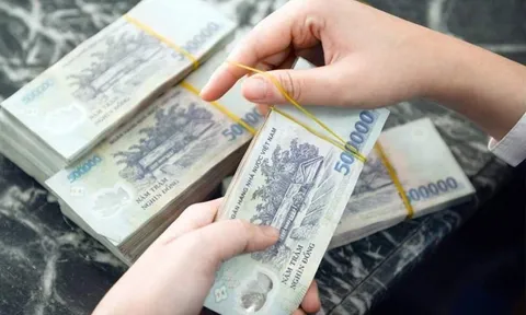 Đầu năm Bính Ngọ: Giữ tiền mặt, mua vàng hay xuống tiền bất động sản?