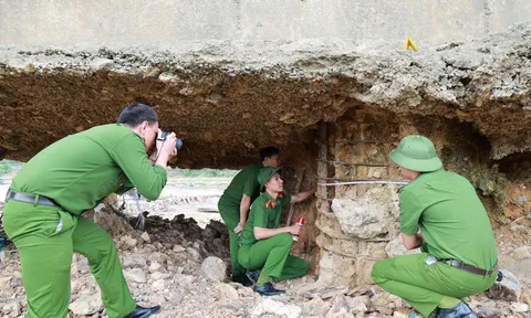 Trước 29 Tết, hoàn thành cầu phao qua sông Lô phục vụ đi lại của Nhân dân