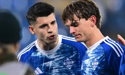 Alvaro Morata trượt dài ở Como