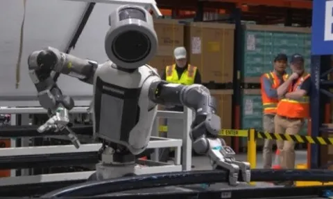 Mỹ-Trung Quốc cạnh tranh trong lĩnh vực robot hình người, Hàn Quốc có được hưởng lợi?