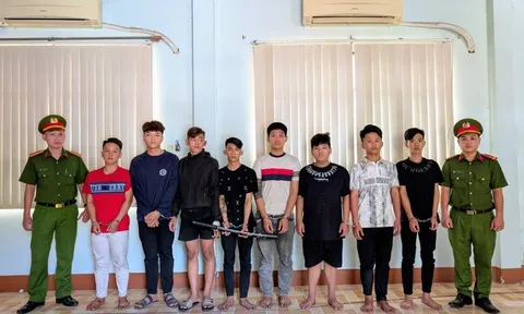 TP.HCM bắt 8 thanh thiếu niên chém người, cướp tài sản