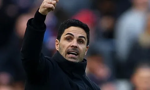 Khoảnh khắc gây tranh cãi của Arteta