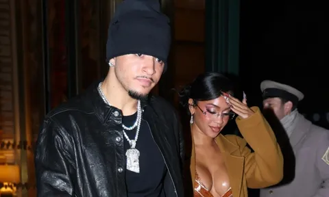 Sancho công khai bạn gái