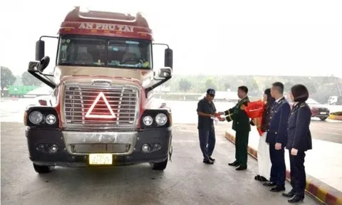 Thuận lợi xuất khẩu 17,4 tấn sầu riêng tươi sang Trung Quốc ngày mùng 1 Tết