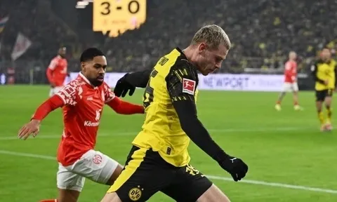 'Cỗ máy kiến tạo' của Dortmund lọt vào tầm ngắm MU