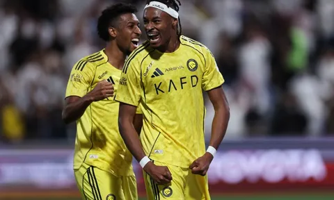 Đội của Ronaldo vào tứ kết cúp châu Á